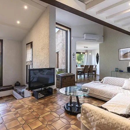 Salario By Interhome *